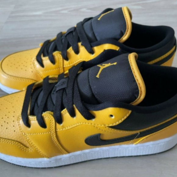 Size Air Jordan Low University Gold MPN 553560-700